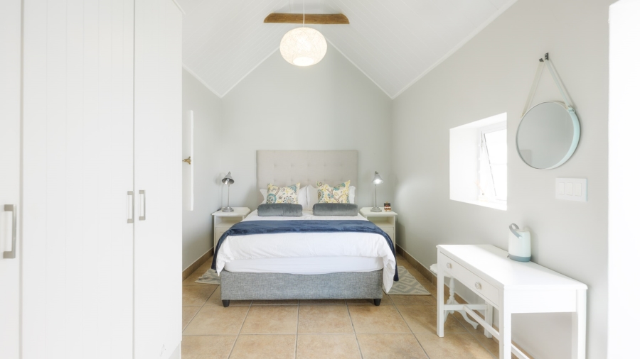 6 Bedroom Property for Sale in Struisbaai Western Cape